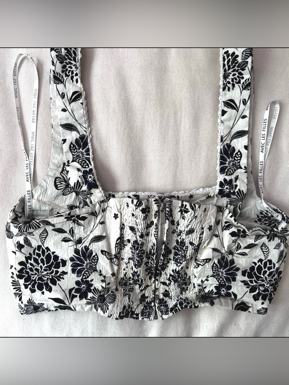 Avec Les Filles White Crop Tank with Black Floral Print in Size Medium | EUC - Picture 2 of 6